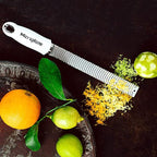 Microplane Premium Series: Spice Grater