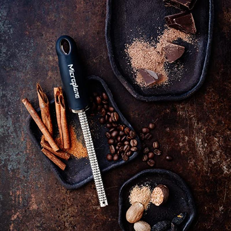Microplane Premium Series: Spice Grater
