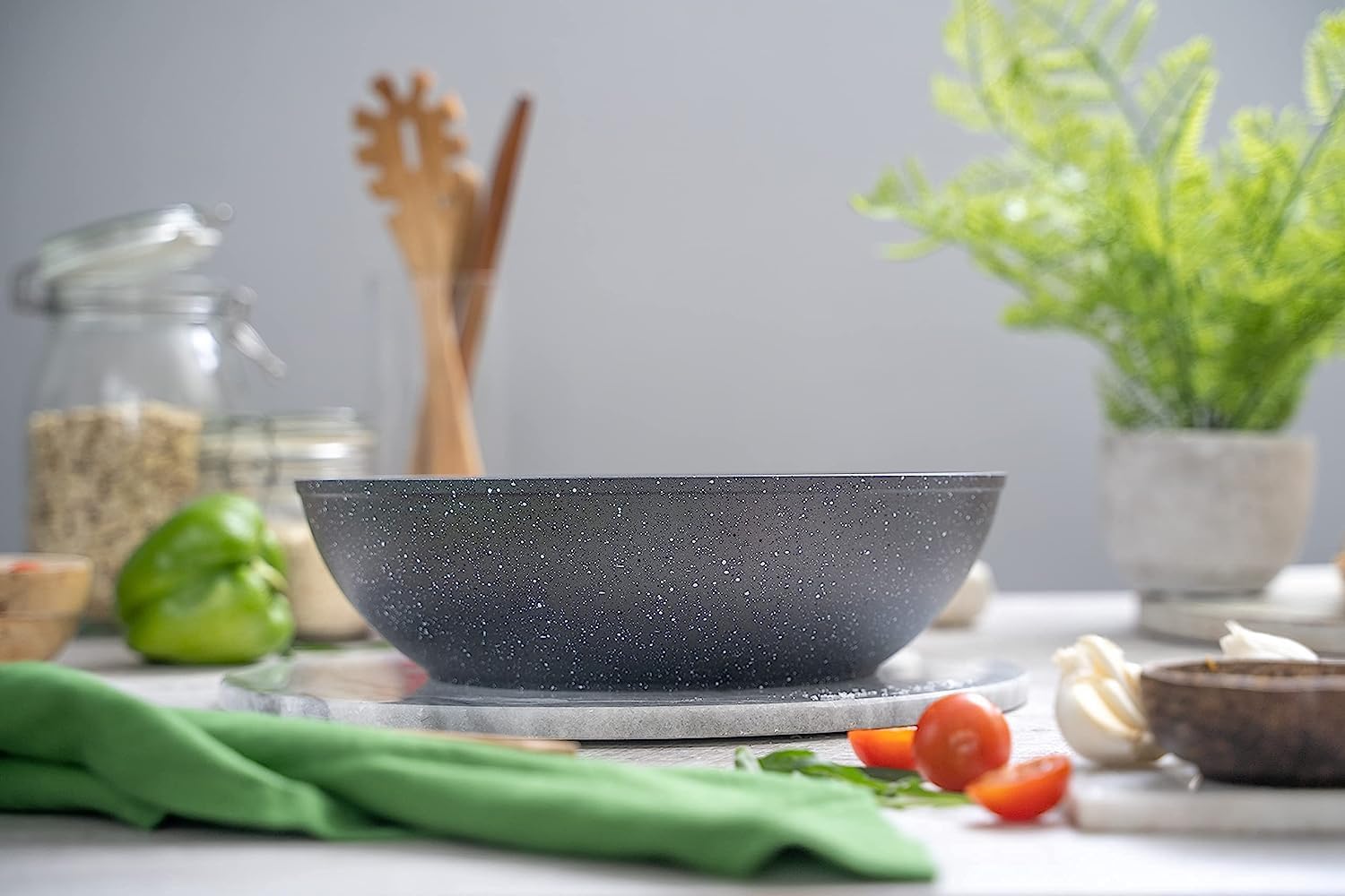 Induction Wok Pan with Glass Lid & Removable Handle (28cm), by Nuovva